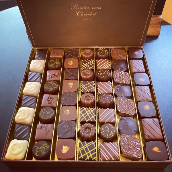 https://www.rendezvouschocolat.fr/pub/media/catalog/product/cache/8974c10e721ac97c8d186e775f4301d3/c/o/coffret-gourmet.jpg