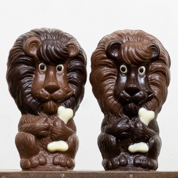 Lion en chocolat au lait garni